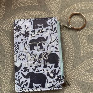 🥳IvoryElla keychain holder